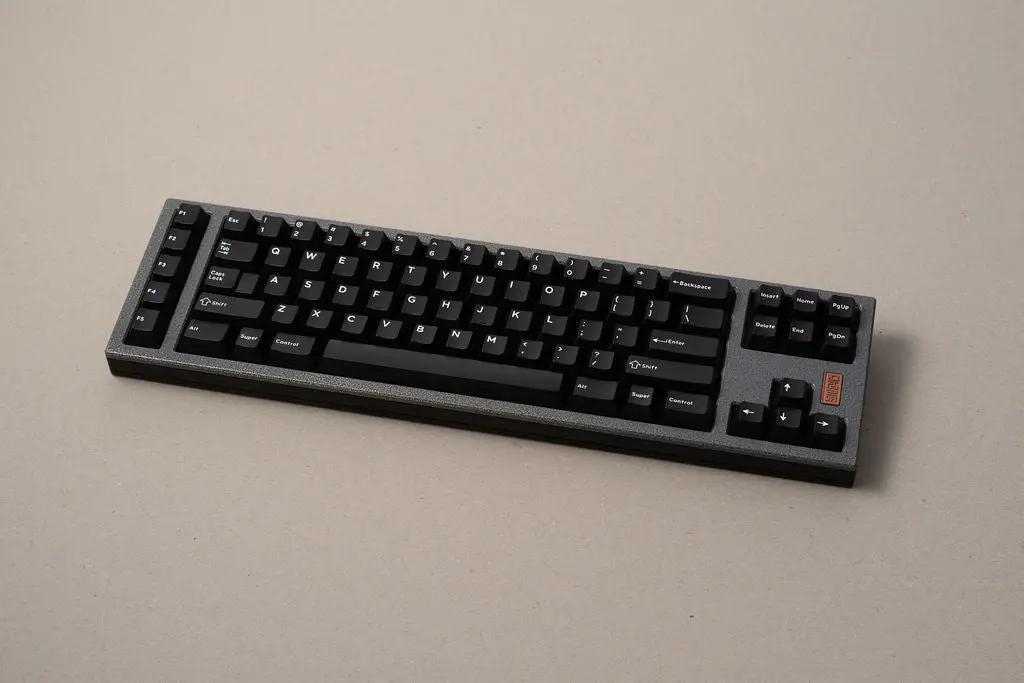 Protozoa Studio FOUNDATION: Tops Mechanical Keyboard - Main Image